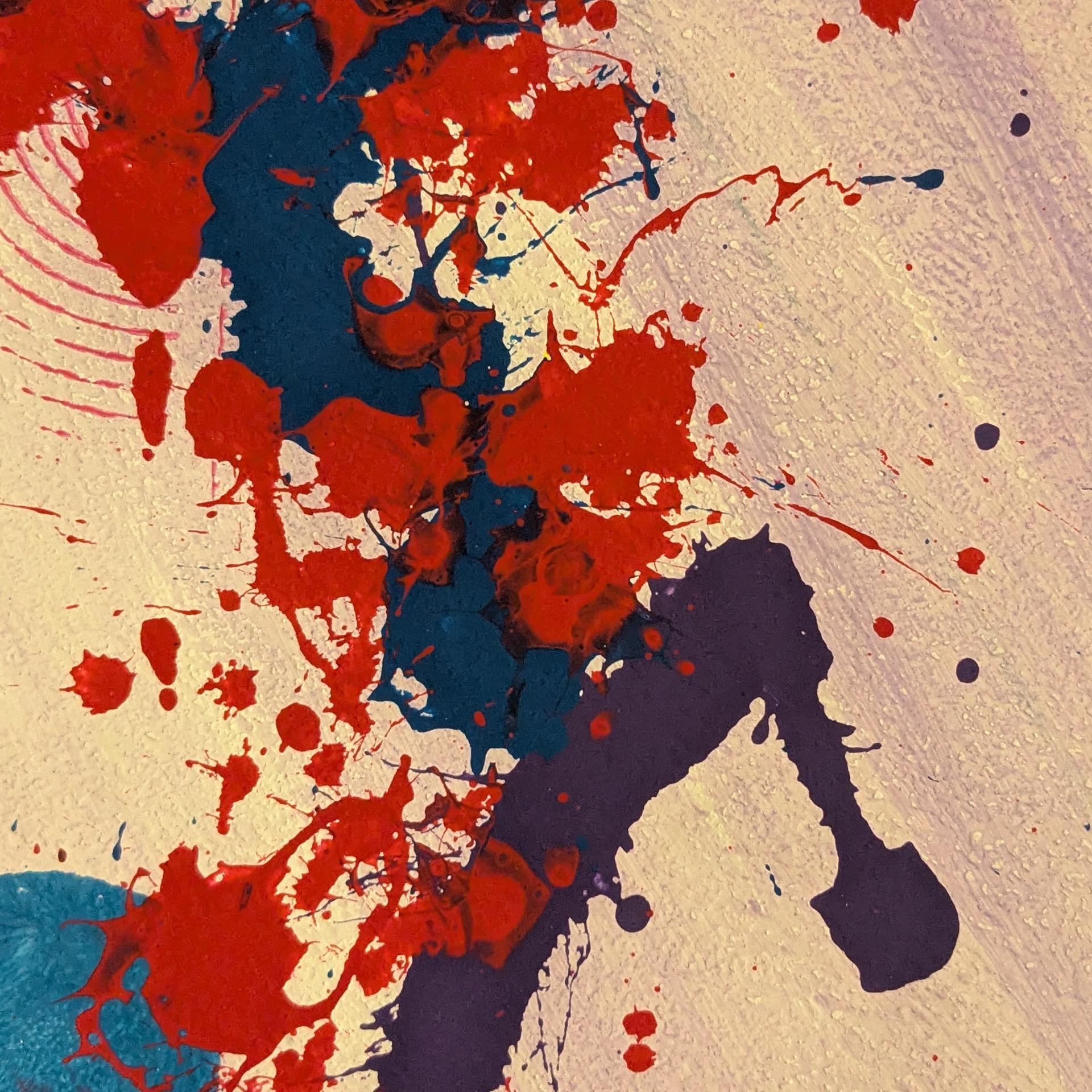 Gast schleudert Farbe beim Action Painting in Kassel.